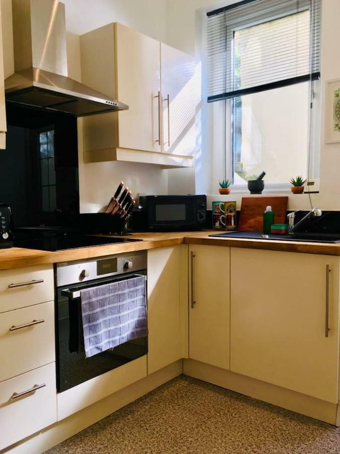 Spacious Apartment In The Heart Of St Leonards Hastings Exterior photo