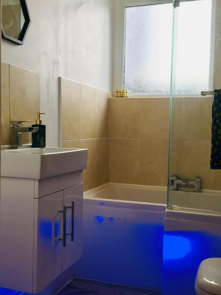 Spacious Apartment In The Heart Of St Leonards Hastings Exterior photo